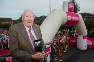 Sir Roger Bannister starts the Vitality Oxford Half Marathon