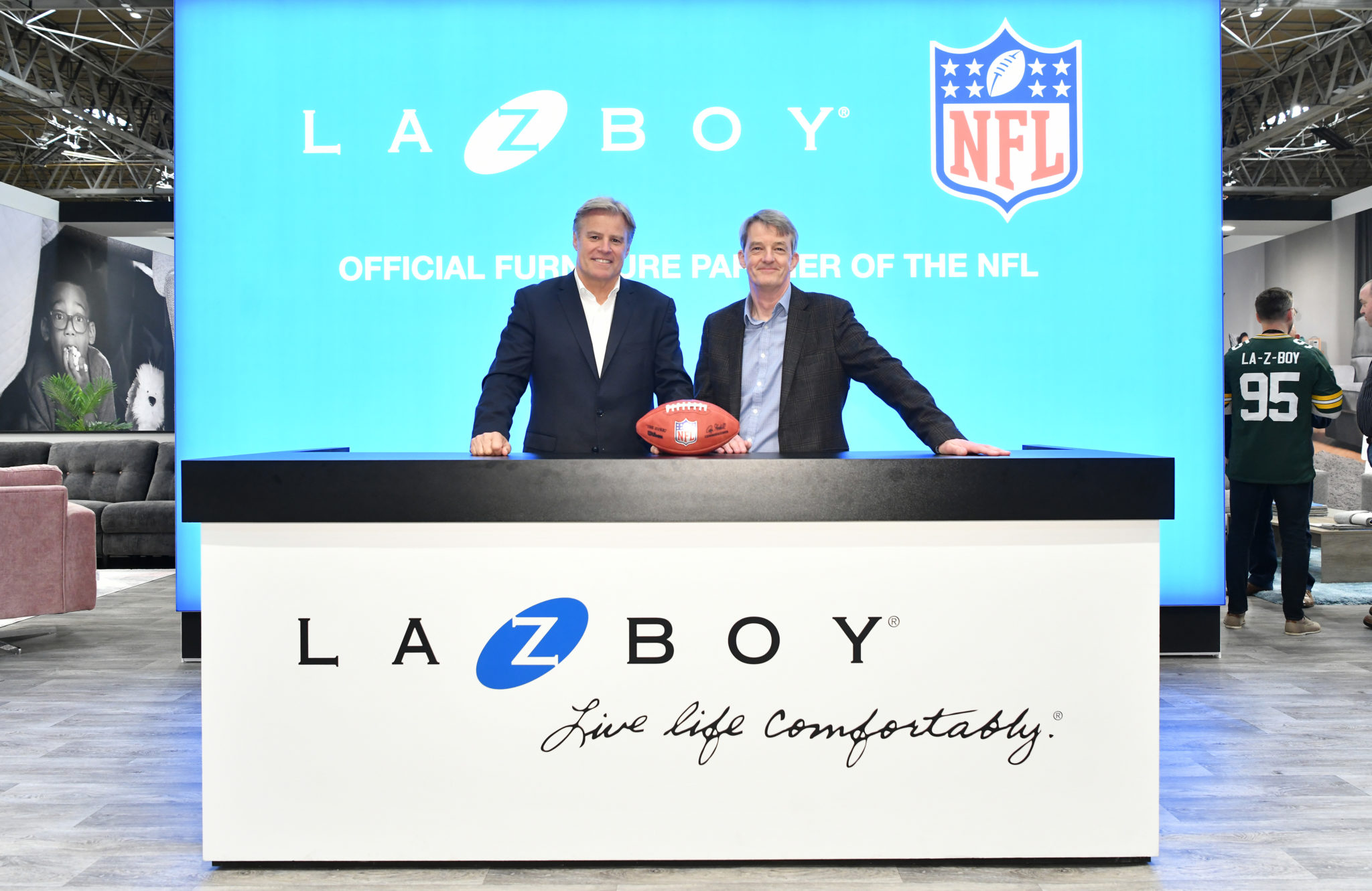 La-Z-Boy kicks off the UK and Ireland furniture partnership with NFL — sponsorship.org
